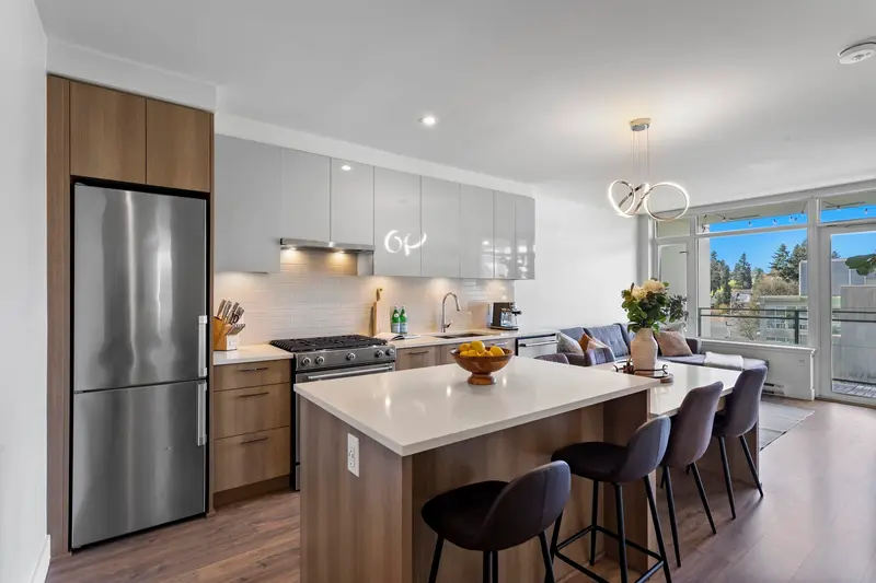 803 258 NELSON'S COURT - photo 2 of 25