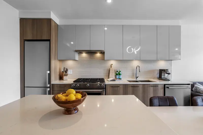 803 258 NELSON'S COURT - photo 3 of 25