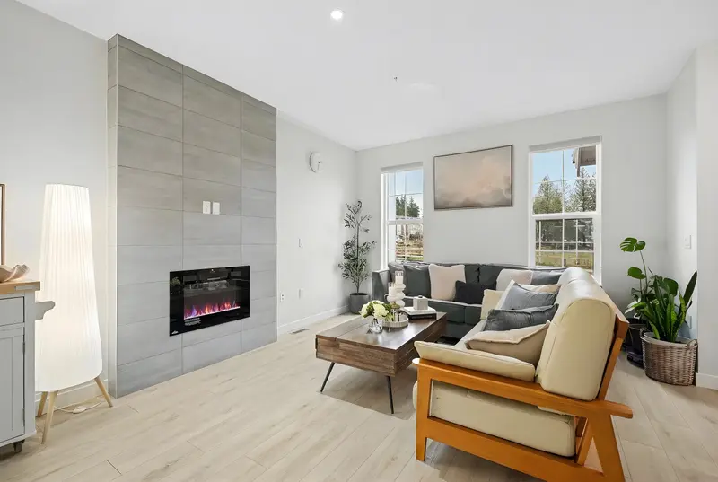 20181 83 AVENUE - photo 3 of 25