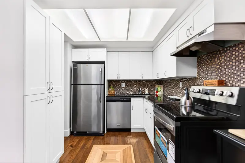 208 11957 223 STREET - photo 4 of 25