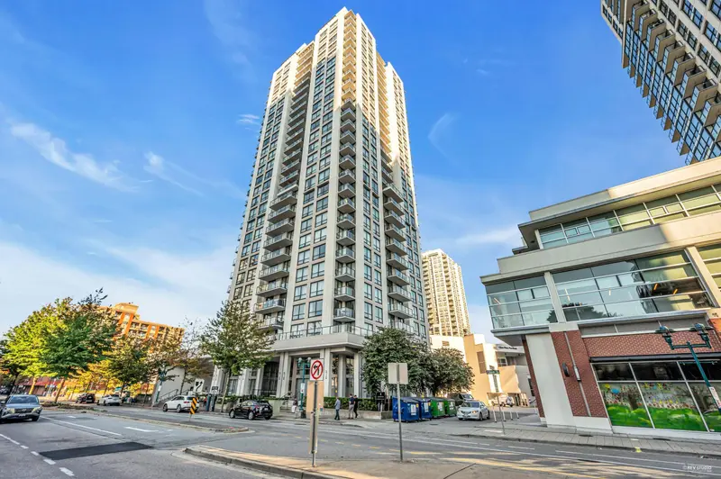 1008 2979 GLEN DRIVE - photo 1 of 25