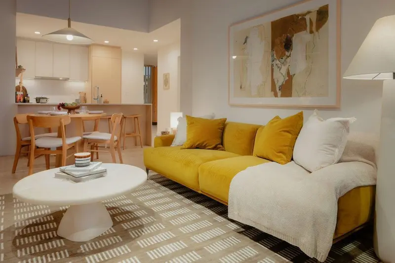 203 3633 WILLINGDON AVENUE - photo 1 of 15