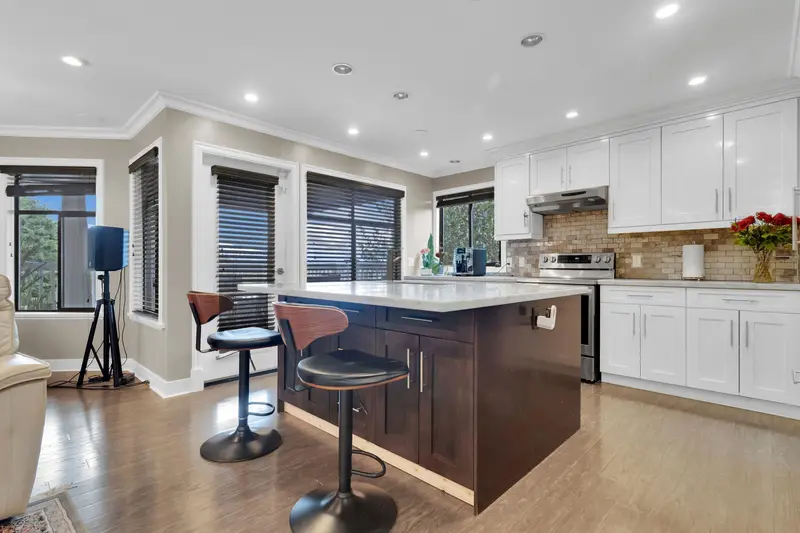 3054 DAYBREAK AVENUE - photo 4 of 25