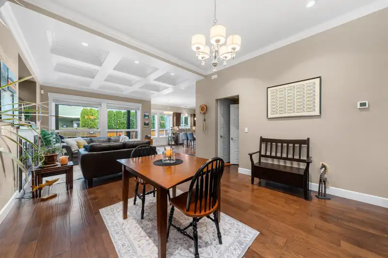 17327 1 AVENUE - photo 4 of 40