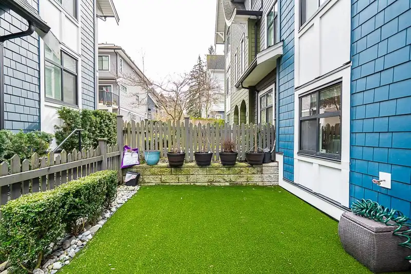 11 2888 156 STREET - photo 3 of 40