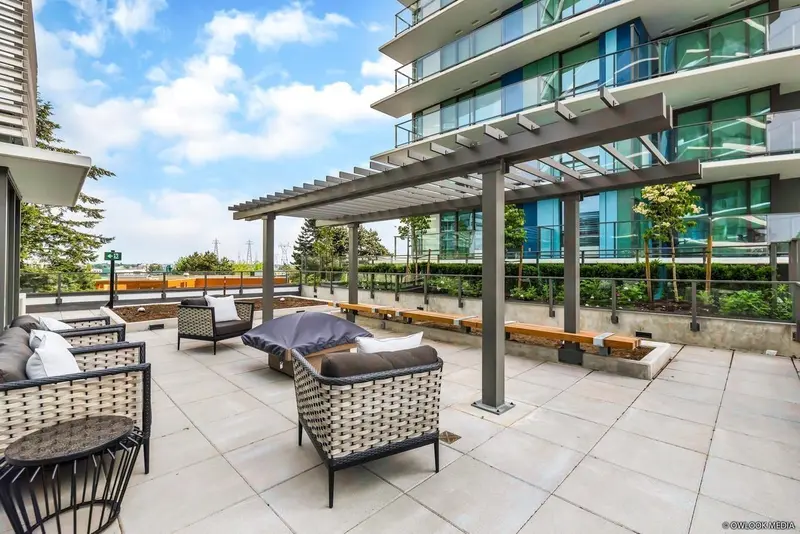 408 8238 LORD STREET - photo 2 of 19