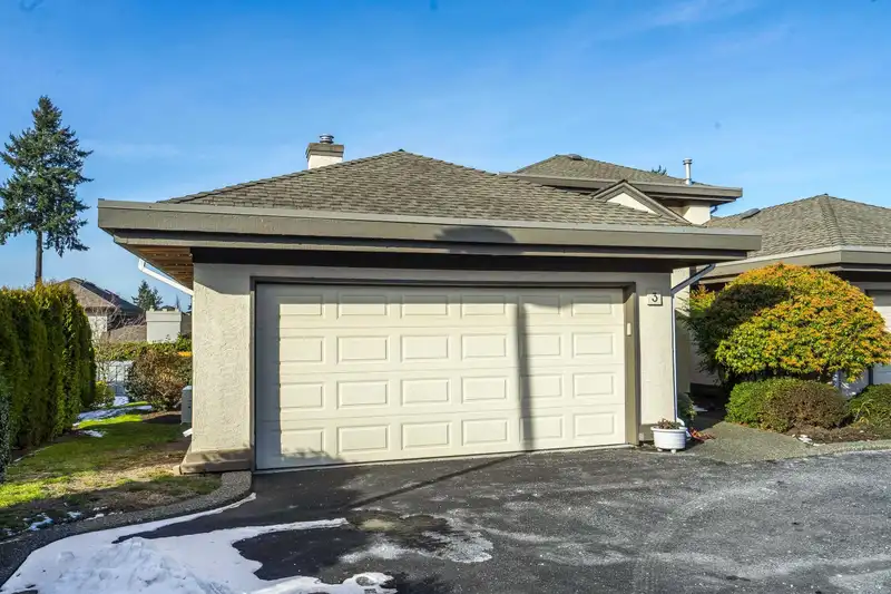 3 12925 17 AVENUE - photo 4 of 40