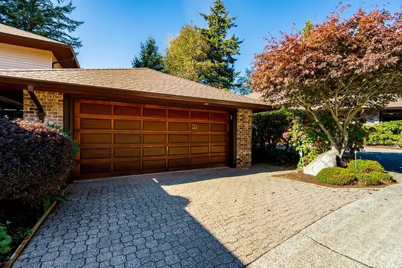 31 1725 SOUTHMERE CRESCENT - photo 1 of 23