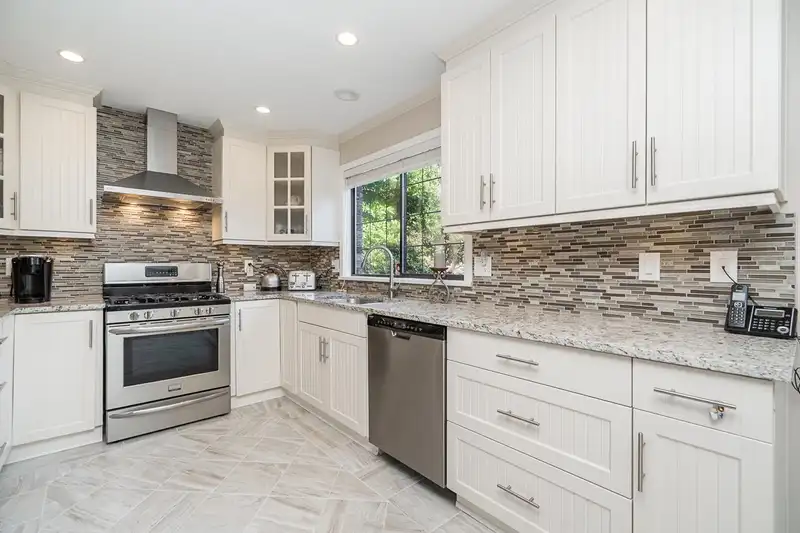 31 1725 SOUTHMERE CRESCENT - photo 4 of 23
