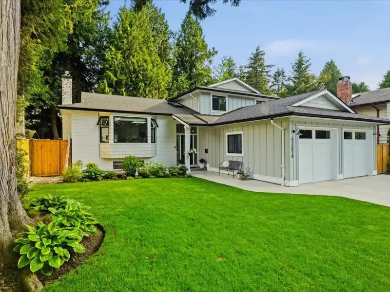 12674 19 AVENUE - photo 1 of 37