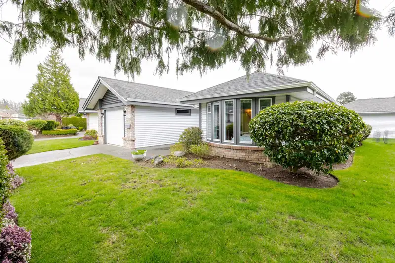 14228 19A AVENUE - photo 4 of 38