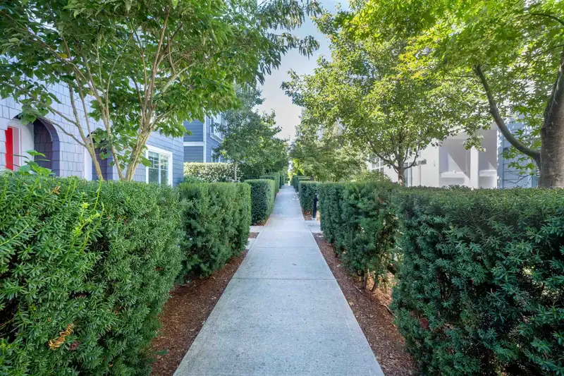 100 15268 28 AVENUE - photo 3 of 40