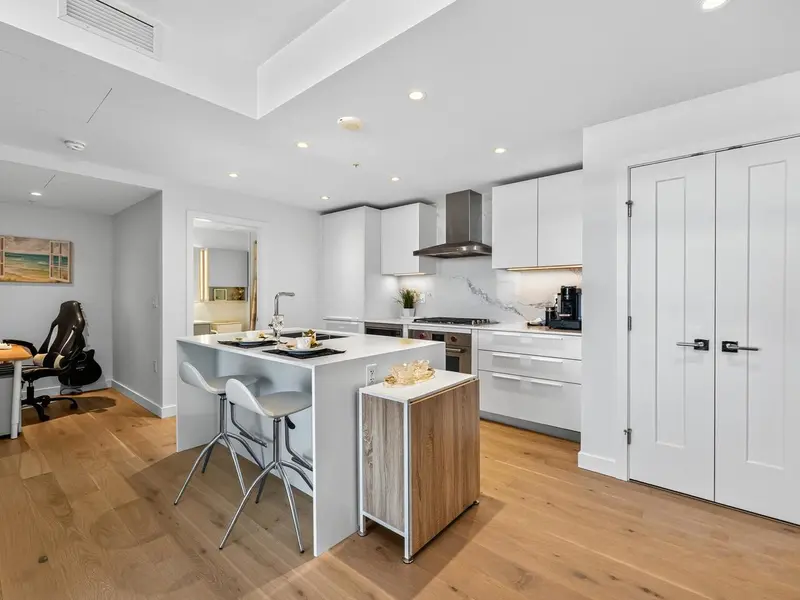 3604 6699 DUNBLANE AVENUE - photo 2 of 23