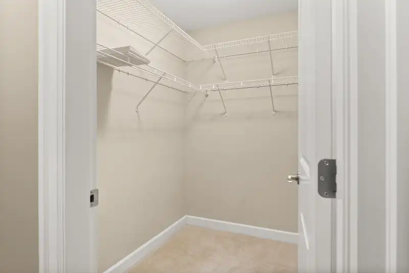 PH5 15357 ROPER AVENUE - photo 4 of 17