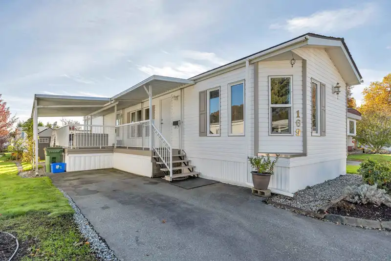 169 1840 160 STREET - photo 4 of 37