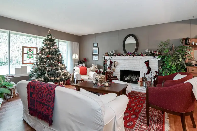 1941 127A STREET - photo 4 of 25