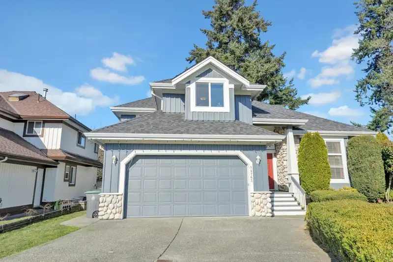 14763 31A AVENUE - photo 1 of 40