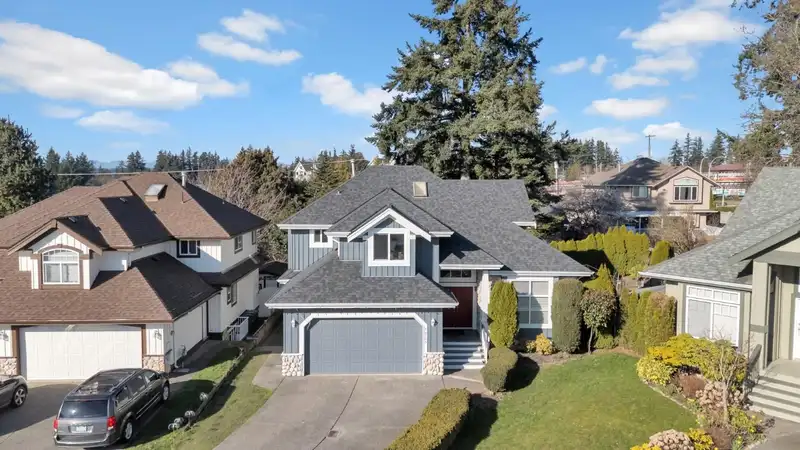 14763 31A AVENUE - photo 2 of 40