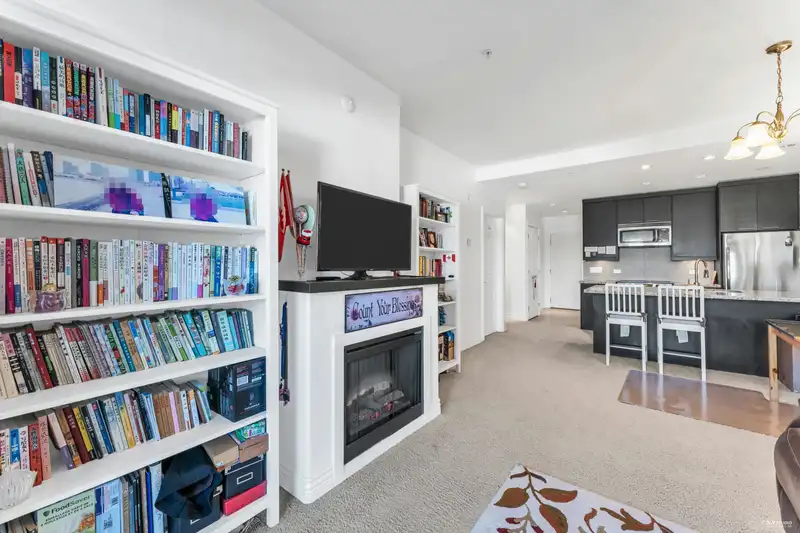 316 2970 KING GEORGE BOULEVARD - photo 4 of 13