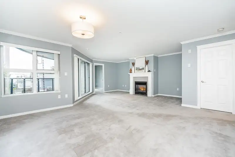 216 15210 PACIFIC AVENUE - photo 3 of 35