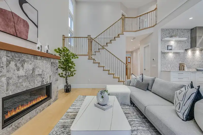 15387 PACIFIC AVENUE - photo 4 of 31