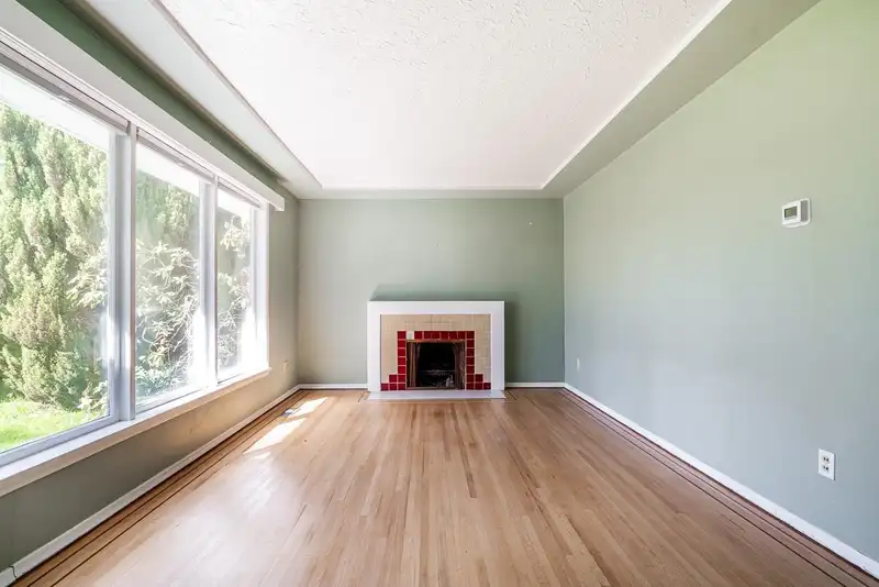 15405 SEMIAHMOO AVENUE - photo 2 of 18