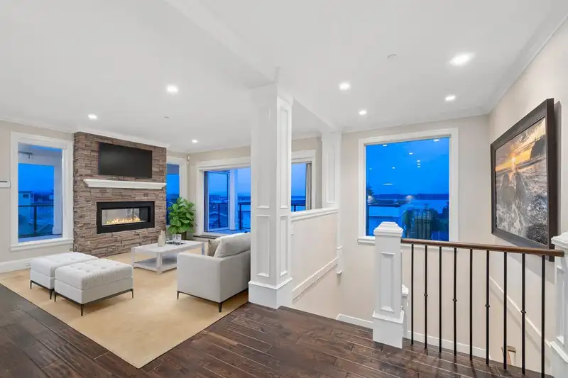 1030 LEE STREET - photo 4 of 40