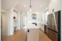 16718 16 AVENUE - thumbnail 4