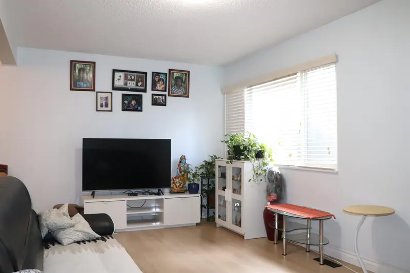 39 3421 E 49TH AVENUE AVENUE - photo 3 of 21