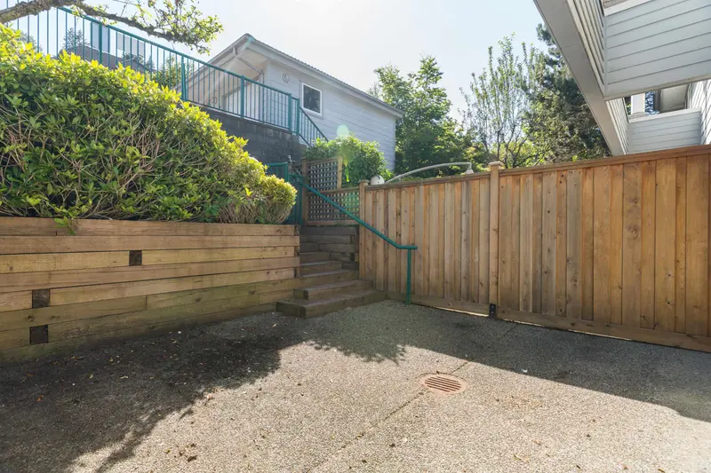 132 SHORELINE CIRCLE - photo 4 of 25