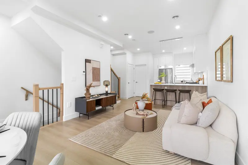 7 22551 WESTMINSTER HIGHWAY - photo 2 of 25