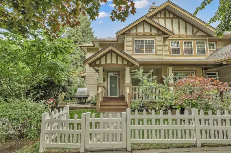 48 2678 KING GEORGE BOULEVARD - photo 1 of 25