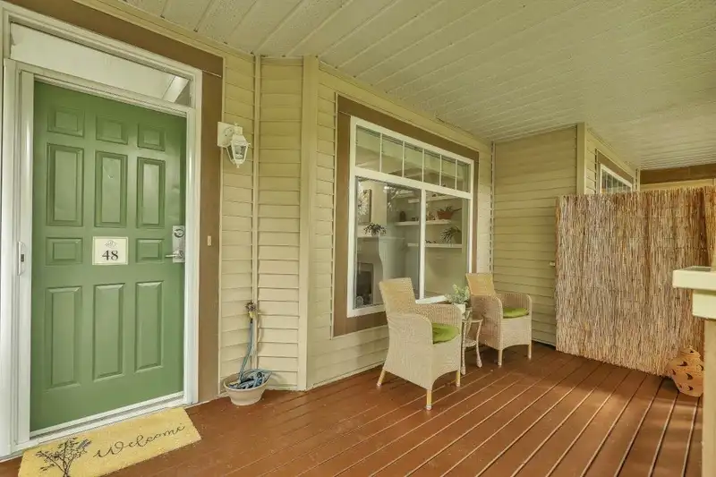 48 2678 KING GEORGE BOULEVARD - photo 2 of 25