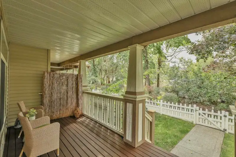 48 2678 KING GEORGE BOULEVARD - photo 3 of 25