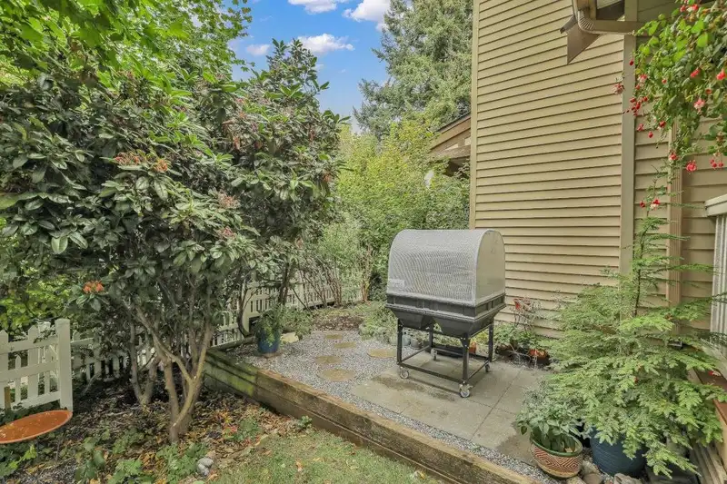 48 2678 KING GEORGE BOULEVARD - photo 4 of 25