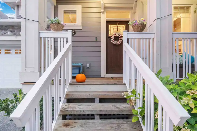 17333 1 AVENUE - photo 2 of 38