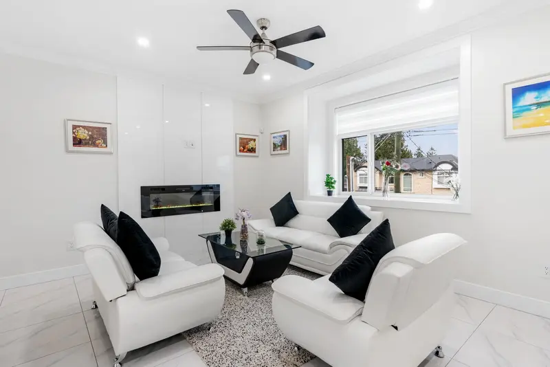 2 8464 15TH AVENUE - photo 4 of 25