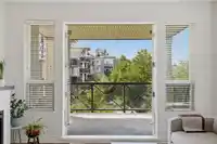319 2970 KING GEORGE BOULEVARD - thumbnail 4