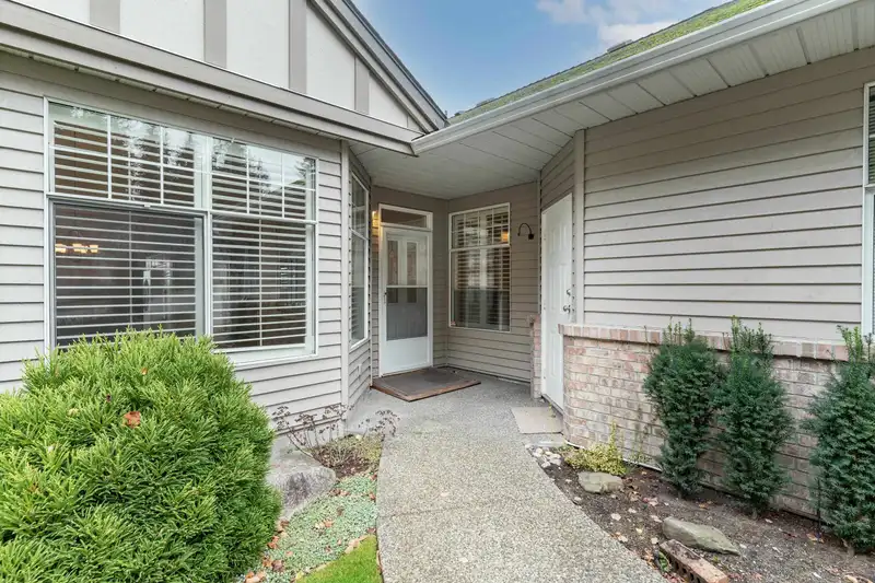 91 2533 152 STREET - photo 4 of 40