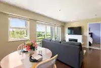 414 15735 CROYDON DRIVE - thumbnail 7