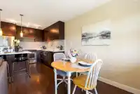 414 15735 CROYDON DRIVE - thumbnail 9
