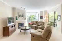 301 1580 MARTIN STREET - thumbnail 2