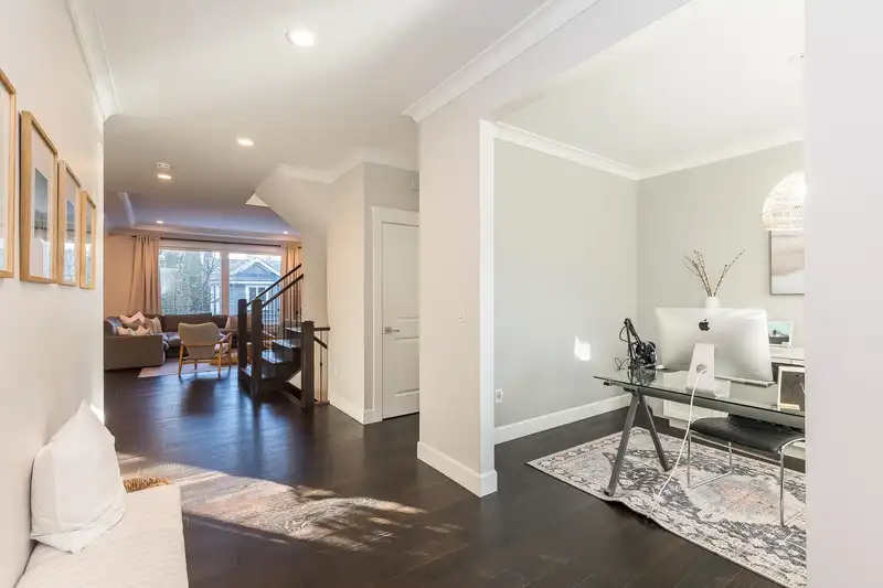 16749 22 AVENUE - photo 3 of 37