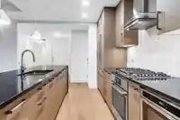 2205 1588 JOHNSTON ROAD - thumbnail 9