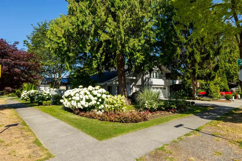 2235 HARBOURGREENE DRIVE - photo 2 of 34