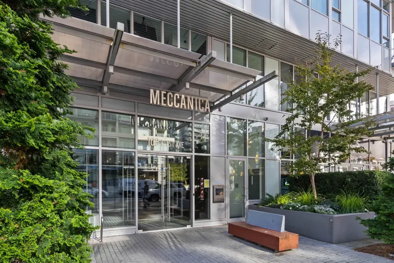 225 108 E 1ST AVENUE - photo 2 of 23