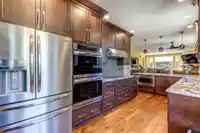 316 15300 17 AVENUE - thumbnail 1