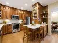 8 15055 20 AVENUE - thumbnail 4