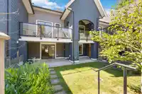 73 15677 28 AVENUE - thumbnail 1
