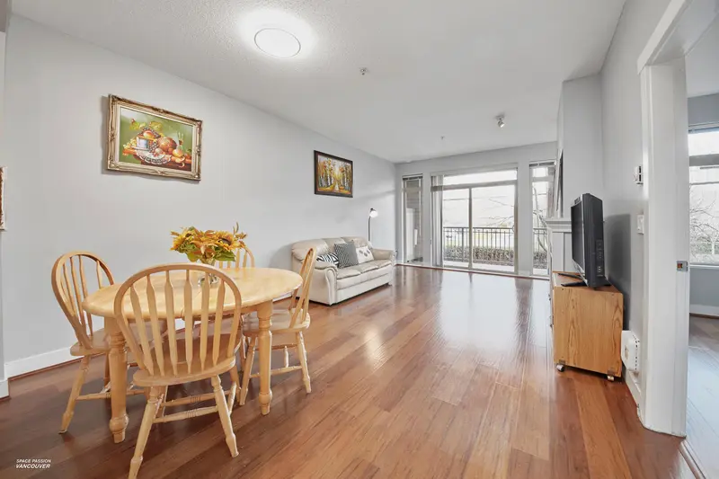 212 2250 WESBROOK MALL - photo 4 of 20